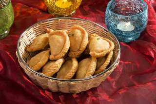 Diwali Deepavali 2017 : Make gujiyas guilt-free... Diwali Deepavali 2017 : Make gujiyas guilt-free...