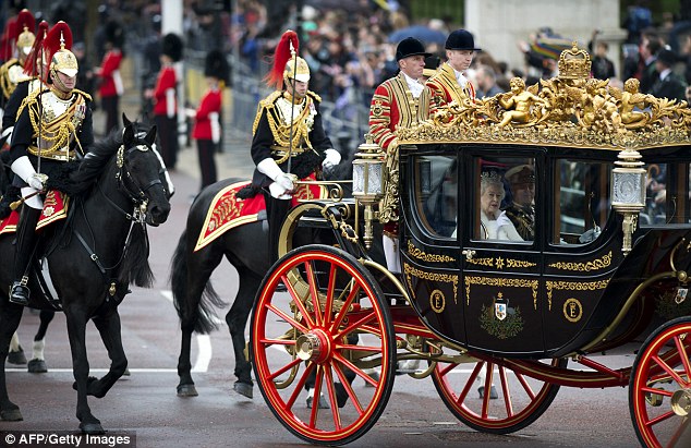 Donald Trump wants gold-plated carriage ride with Queen