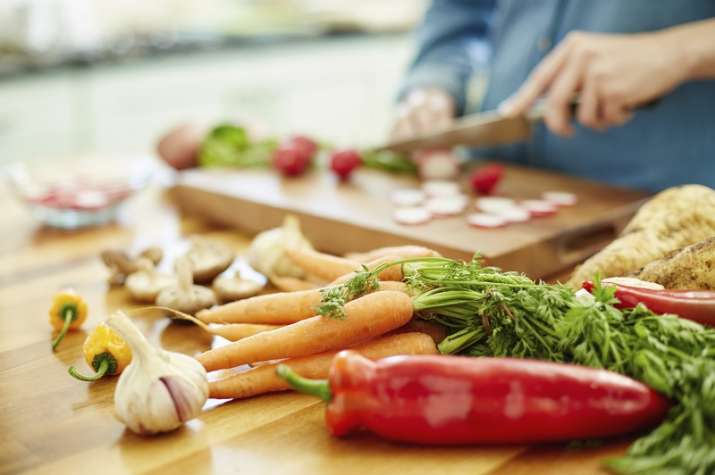 Eating fruits, vegetables daily may lower risk of artery