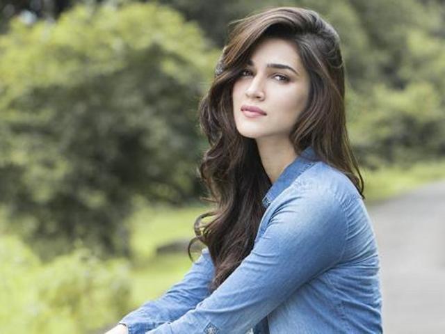 
Kriti Sanon works on a Huge Project after facing some failures
