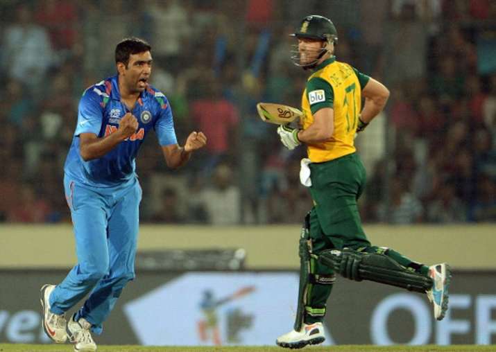 A file image of R Ashwin and AB de Villiers.