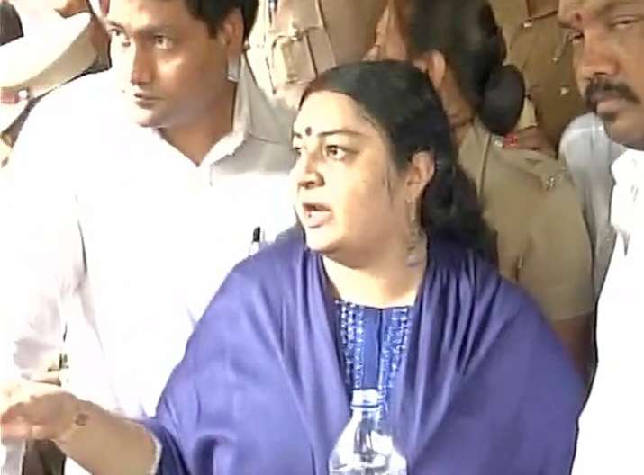 Jayalalithaa's niece Deepa Jayakumar denied entry into Poes