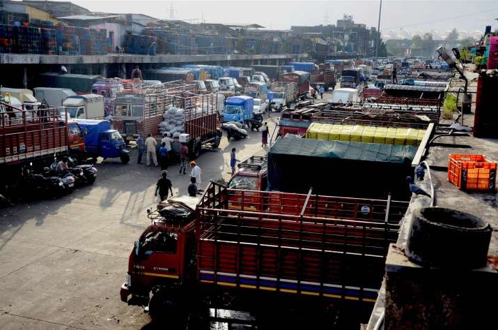 Maharashtra farmers end strike after meeting CM Fadnavis