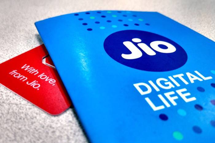 JioPhone delivery to be completed by Diwali, confirms Reliance Jio JioPhone delivery to be completed by Diwali, confirms Reliance Jio