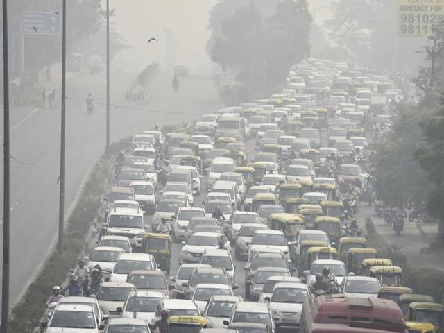 Breathing traffic-polluted air may damage kidneys, research suggests Breathing traffic-polluted air may damage kidneys, research suggests