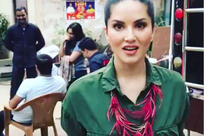 Sunny Leone seeks revenge from prankster who threw snake on her Sunny Leone seeks revenge from prankster who threw snake on her