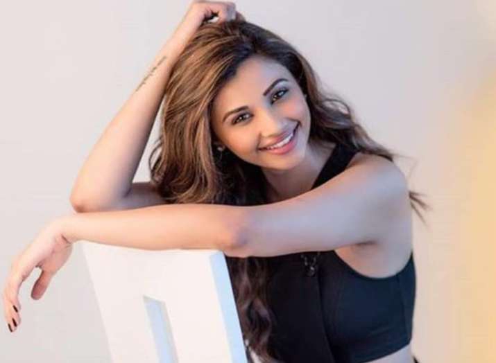 Race Actress Daisy Shah Stuns Internet With Her Viral Hot Sex Picture