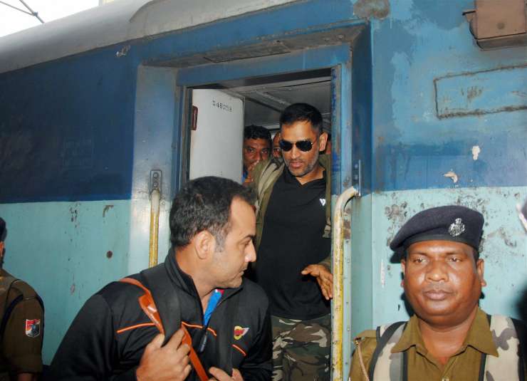 India TV - MS Dhoni travels in train 13 years India TV - MS Dhoni travels in train 13 years