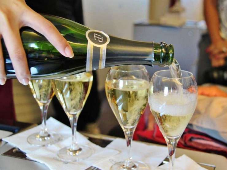 India TV - champagne are the worst pick on a flight India TV - champagne are the worst pick on a flight