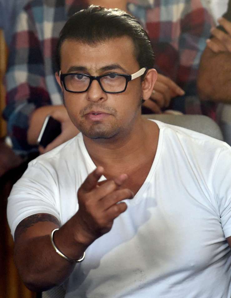 Sonu Nigam shaves head in response to azaan controversy