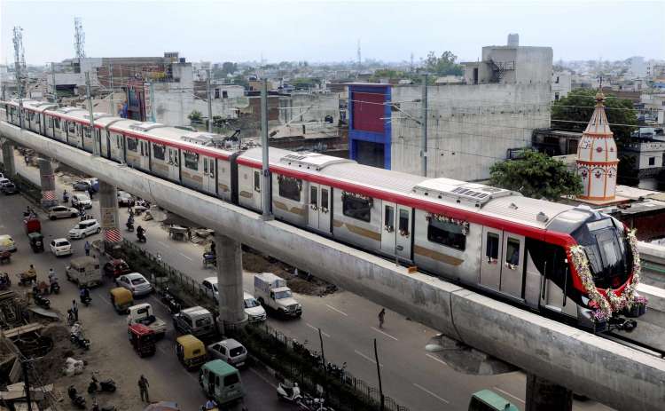 CM Yogi, HM Rajnath Singh flags off Lucknow Metro