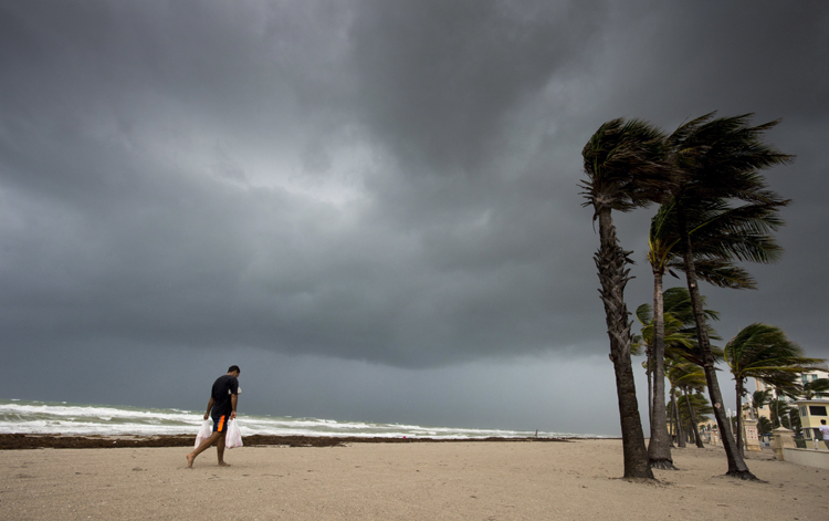 Irma's strong winds causing damage in GA Irma's strong winds causing damage in GA