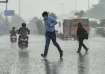 delhi rains, Delhi weather, Moderate rains lash parts of NCR, downpour to continue in delhi, IMD ale