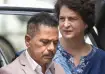 Priyanka Gandhi arrived at the ED office along with Robert