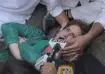 Priyanka Gandhi lies down on road near Jantar Mantar