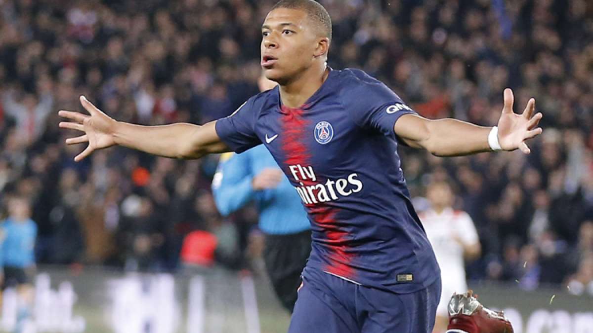 Kylian Mbappé – Sports Card Investor