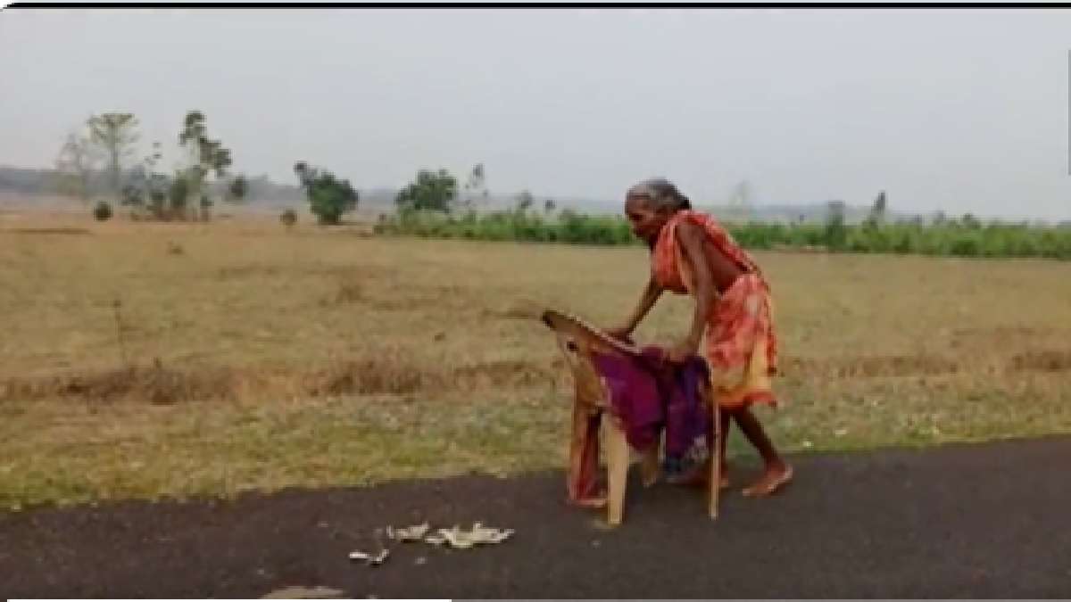 Old Woman Forced To Walk Barefoot For Kms To Collect Pension Sbi Reacts After Fm Sitharamans 5865
