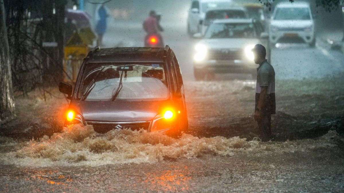 Hyderabad: Heavy rain causes luxury car owners to pay massive repair ...