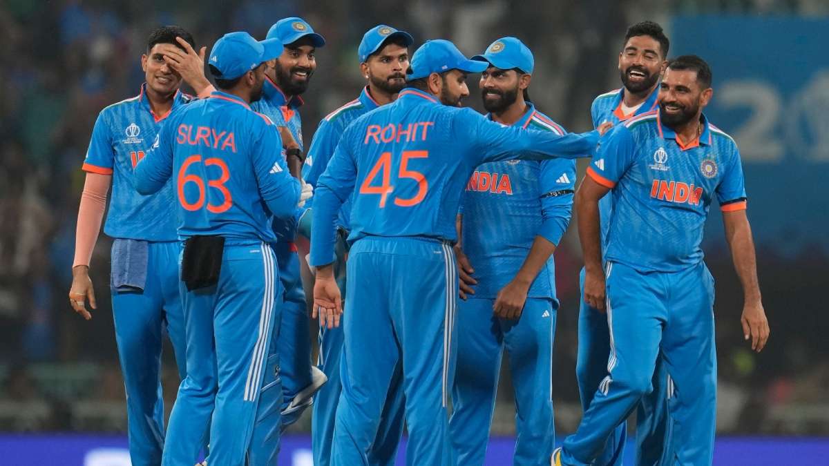 India beat England by 100 runs to notch up their sixth win