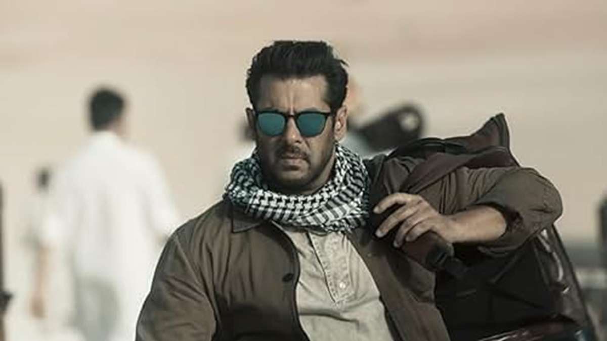 Salman seen seducing Katrina in first poster of 'Tiger Zinda Hai'