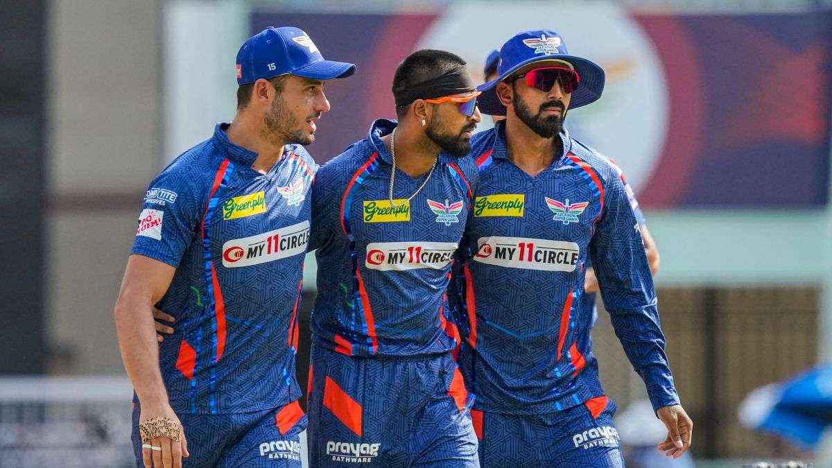 KL Rahul with Marcus Stoinis and Krunal Pandya