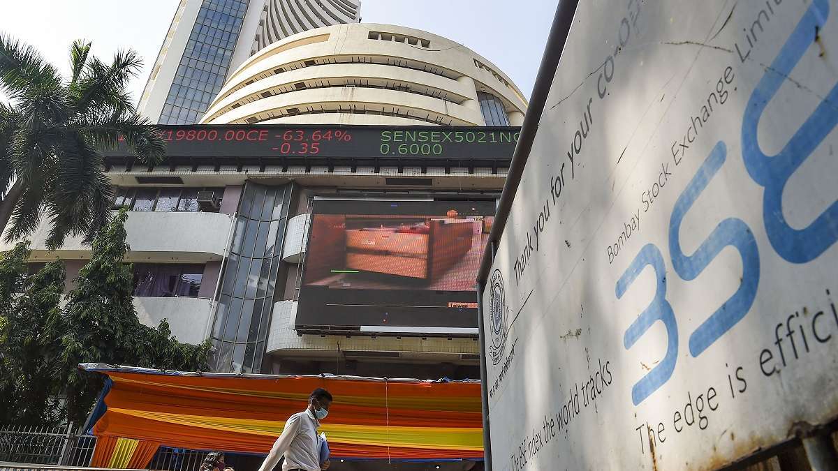 Sensex lowers 187 points, Nifty ends at 19,732