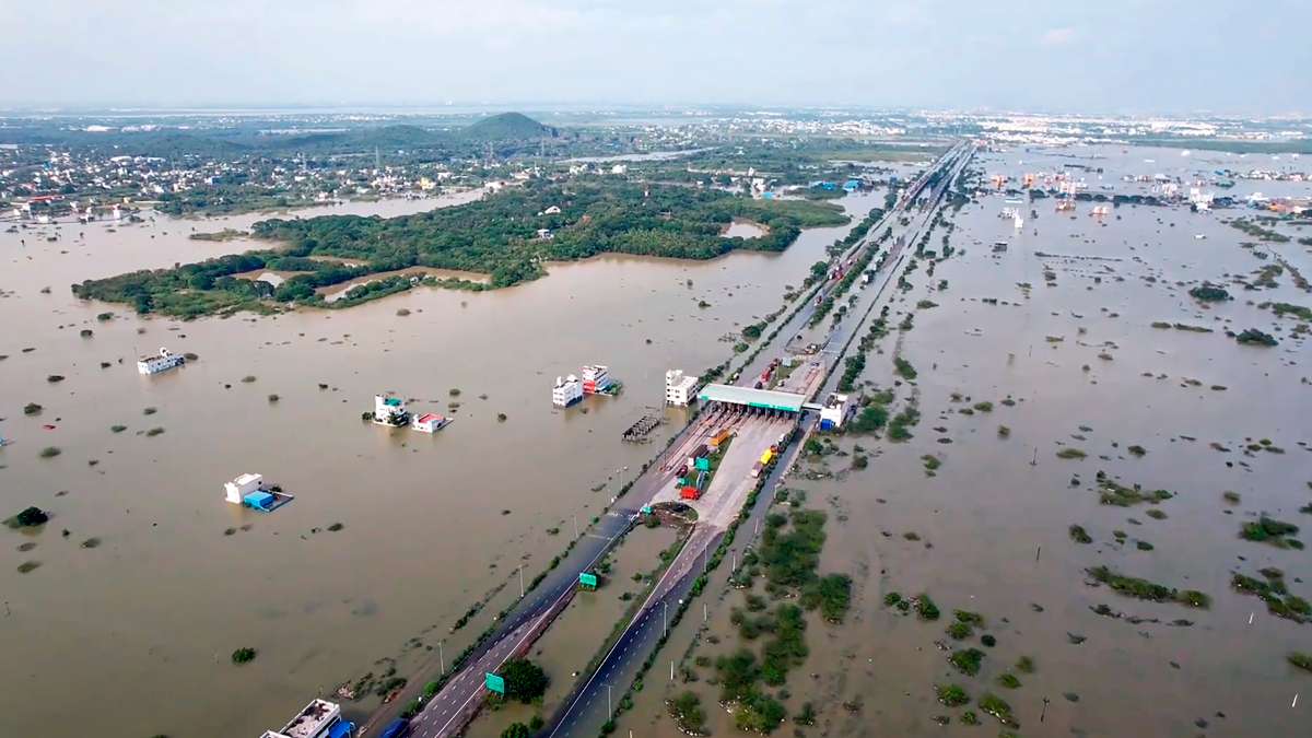 Chennai Flood Like Situation 1701915465 