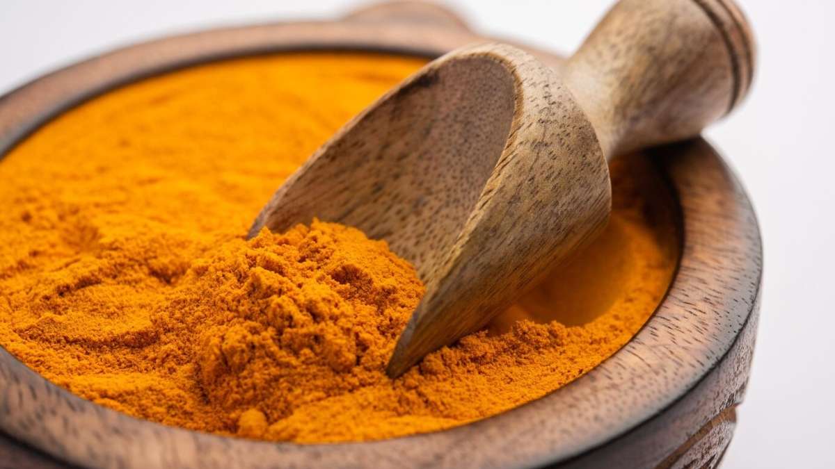 Haldi Side Effects: Do you know using too much turmeric can upset your  stomach? – India TV