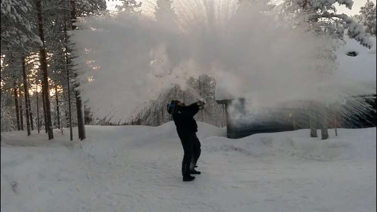 Lauri Untamo throwing boiling water amid freezing