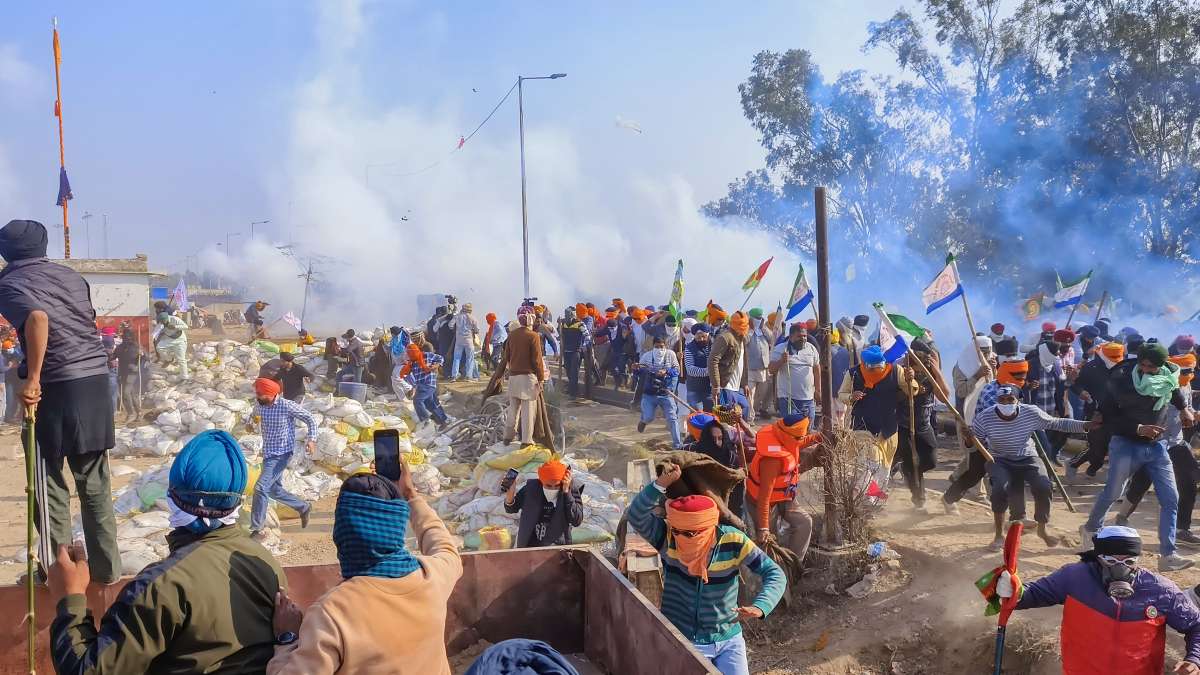 Tear gas shells fired on protesting farmers