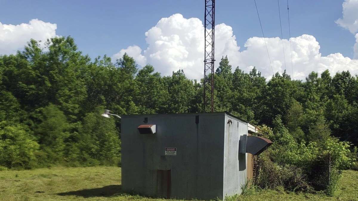 Alabama, 200 foot radio station tower stoleN,  radio station tower ROBBERY,  thieves , silencing sma