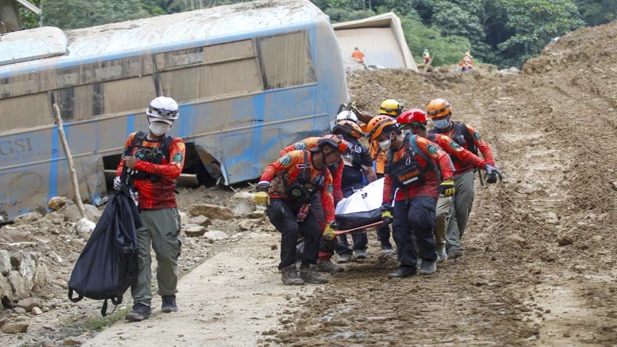 Philippines landslide, 54 dead in landslide, Philippines landslide buried gold mining village, Masar