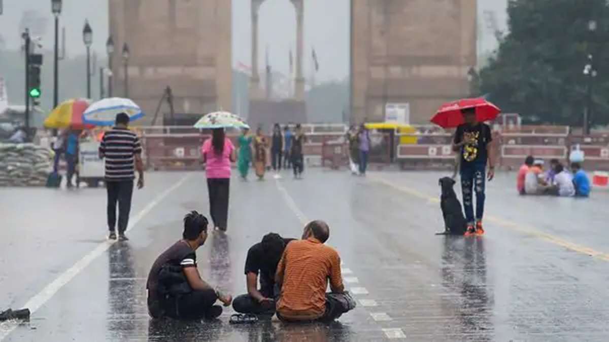 Rain lashes parts of Delhi-NCR, IMD issues orange alert in