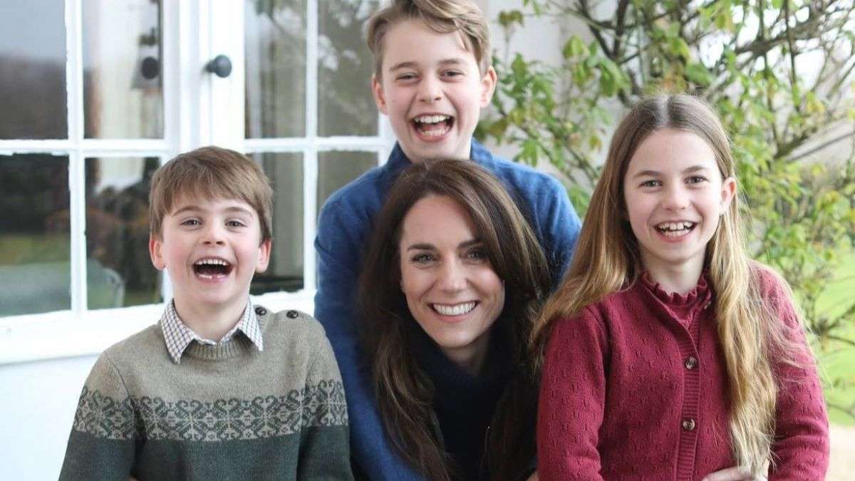 First official photo of Kate with children