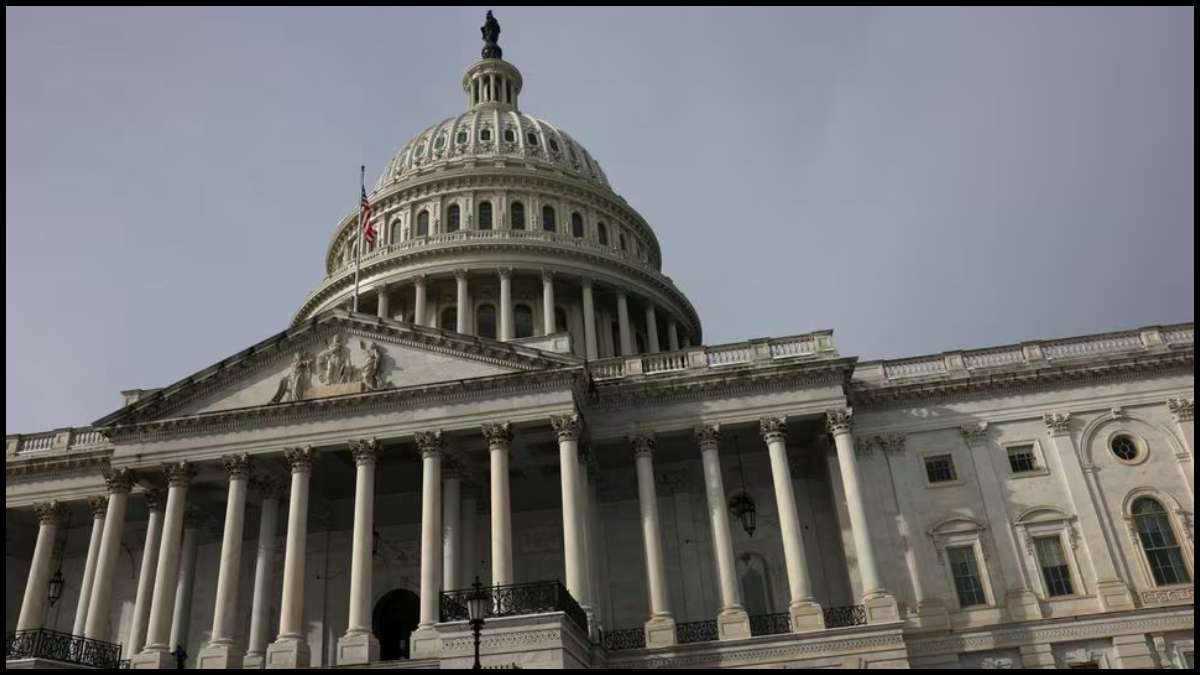 US Senate passes 460 billion spending bill to narrowly avoid