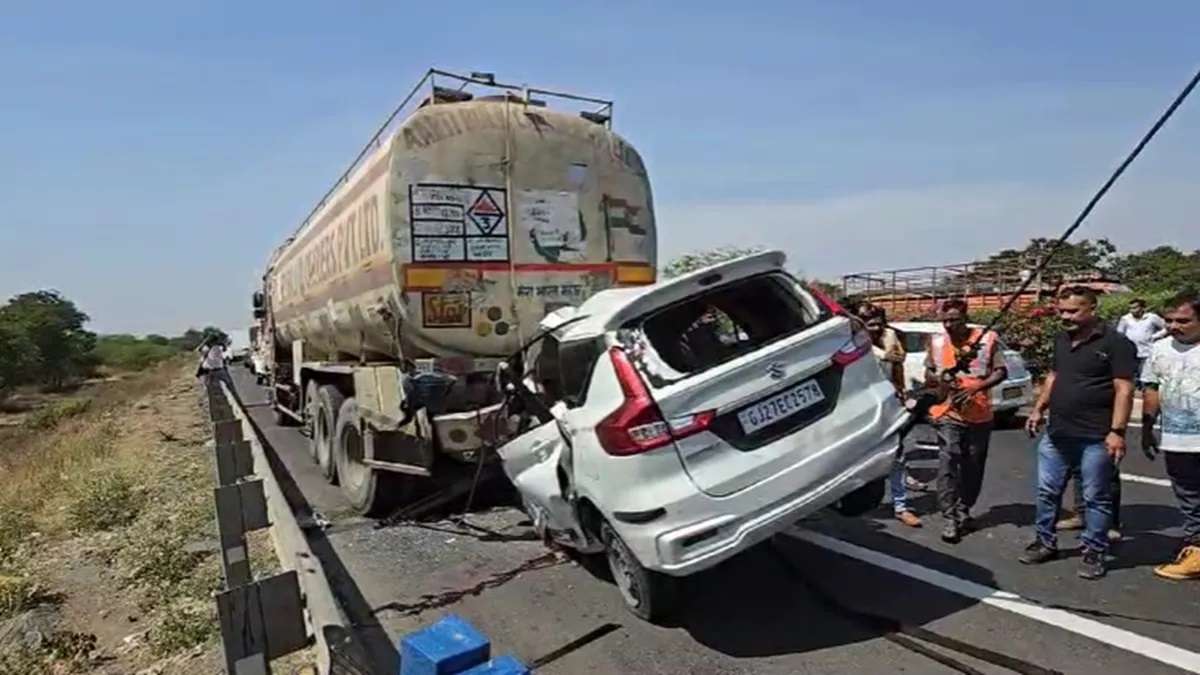 Gujarat, 10 dead after car rams into trailer, Nadiad, gujarat road accident, latest updates, car ram