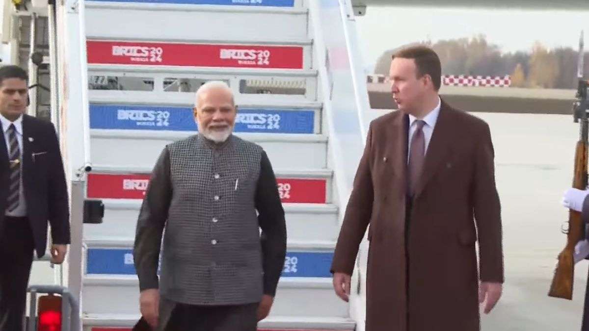 BRICS Summit PM Modi gets red carpet at Russia's Kazan airport