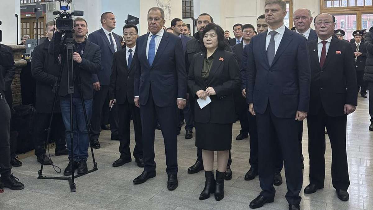 North Korea Foreign Minister Choe Son Hui and her Russian counterpart in Moscow.