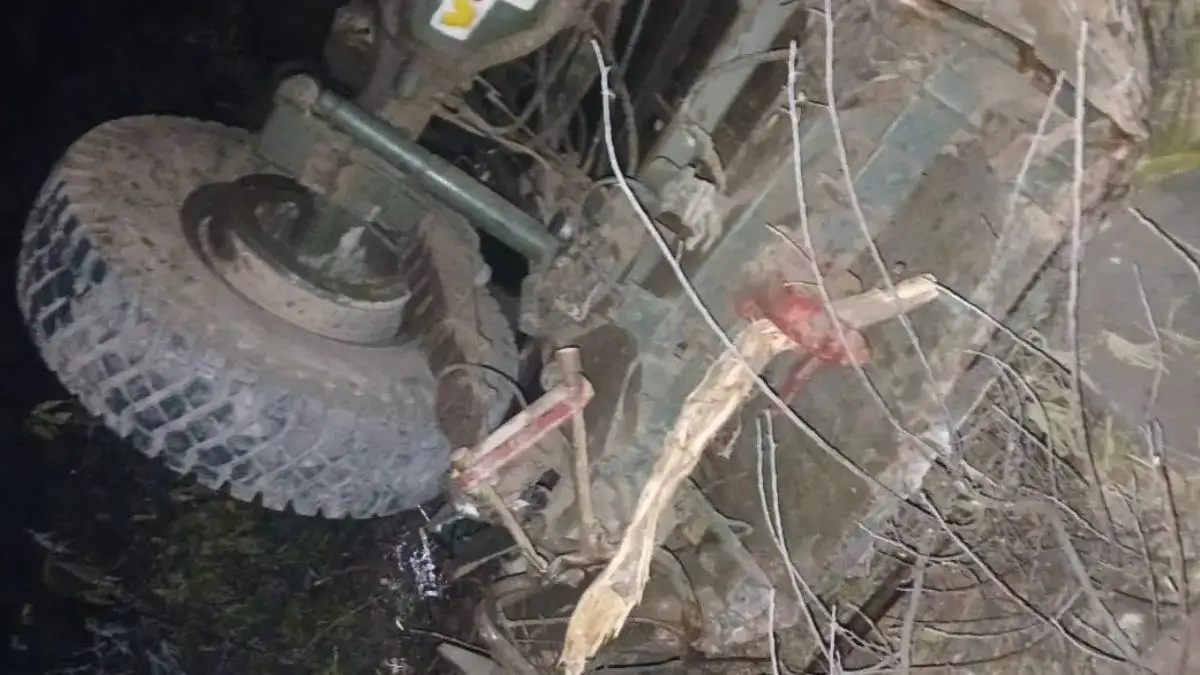 Army vehicle falls into gorge in Poonch 