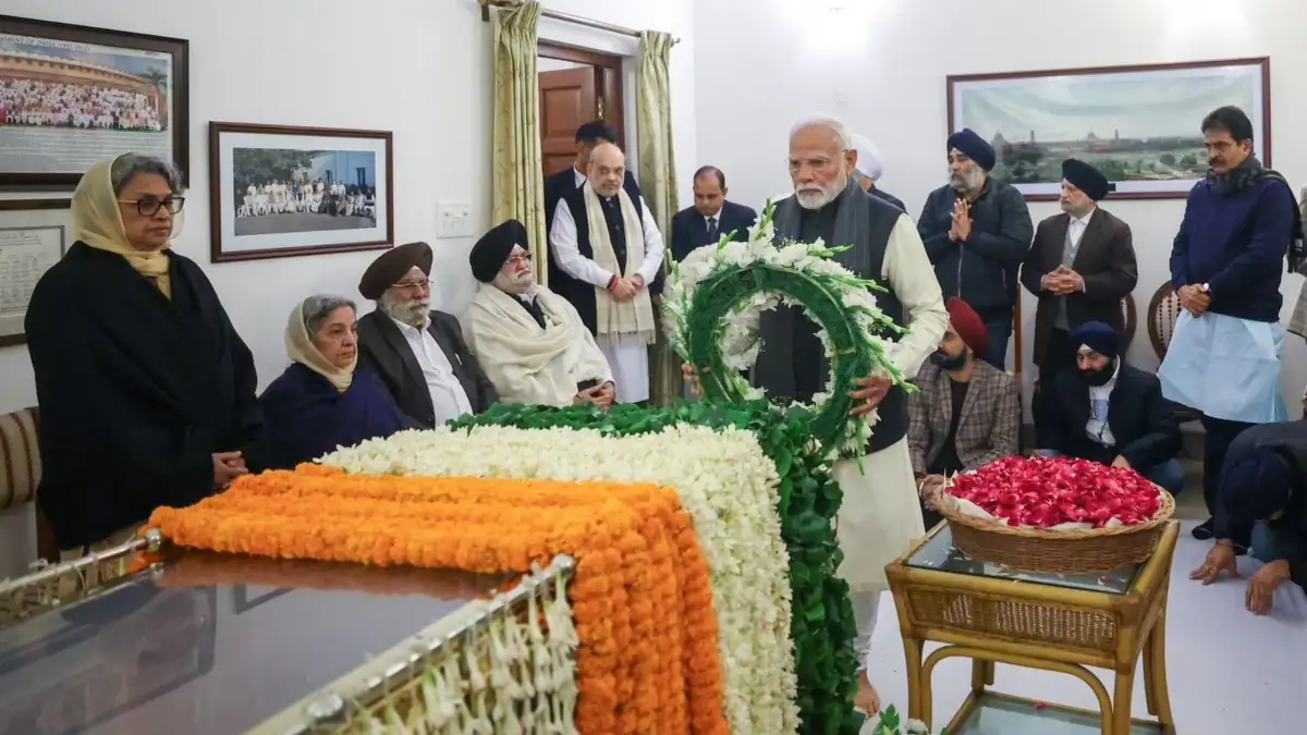 PM Narendra Modi pays last respects to late former PM Dr