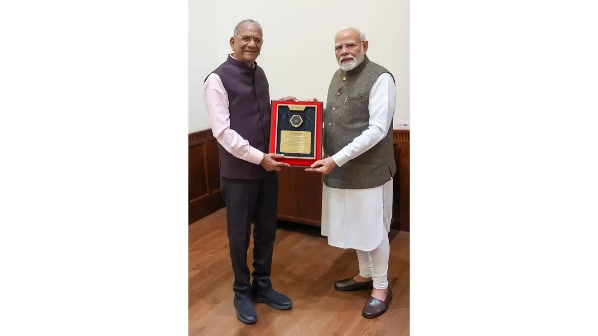 Govind Dholakia and PM Modi