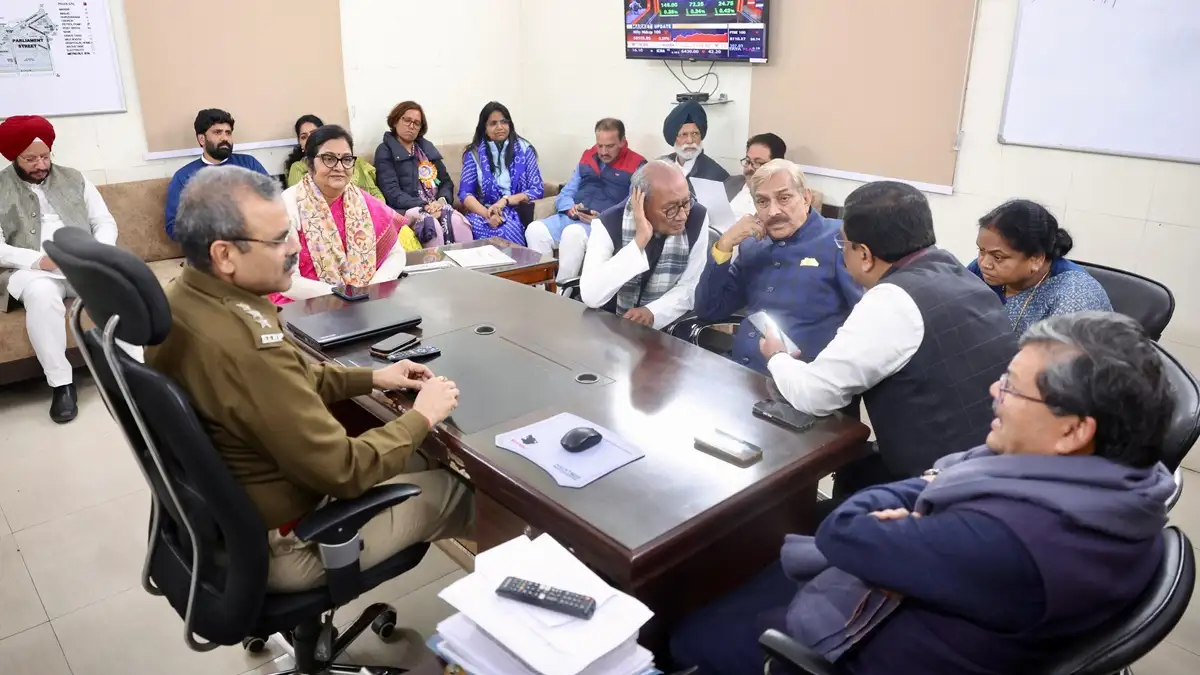 Congress MPs file police complaint over 'misbehaviour' with