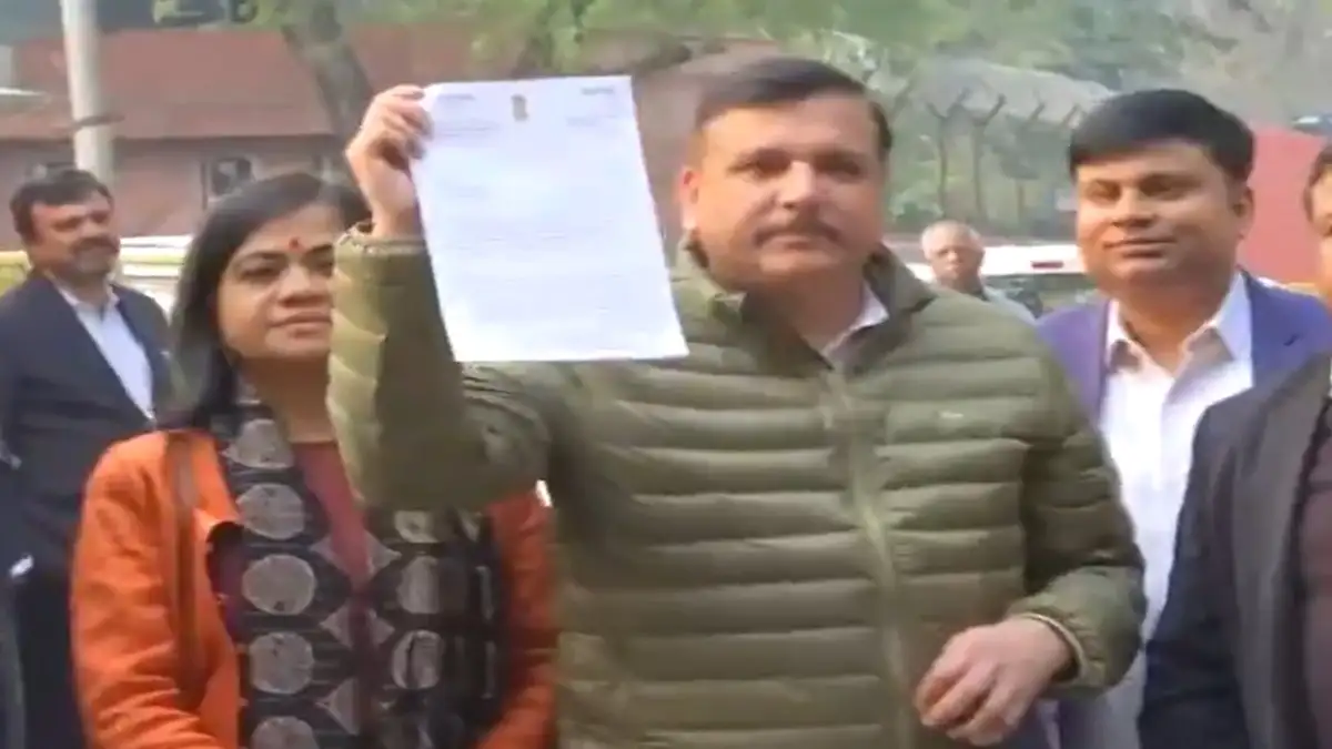 AAP MP Sanjay Singh along with others reaches ED office to file complaint against BJP leaders.