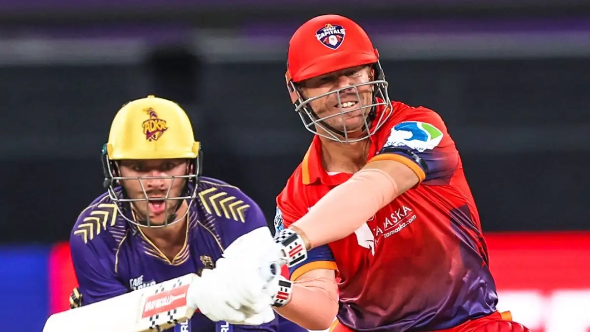 David Warner continued his smashing form in T20 cricket,