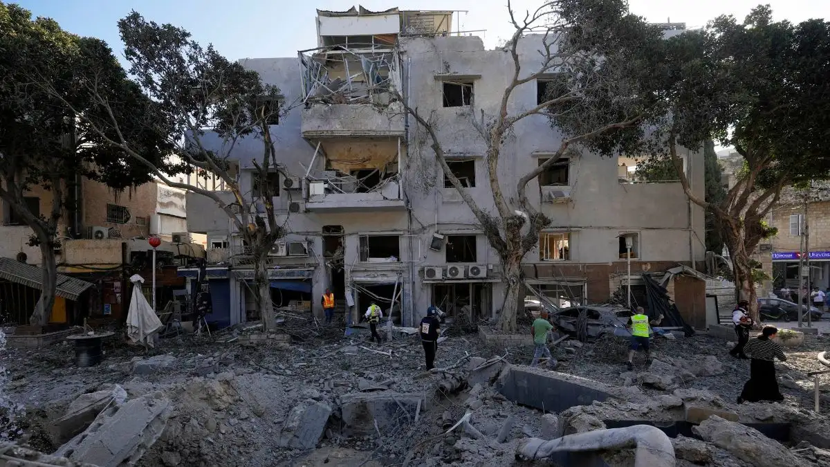 First UK Evacuation Flight From Israel Lands Amid Conflict Chaos 3 Israel-Iran conflict highlights: UK, France and Germany urge Iran not to retaliate for US strikes | World News – India TV