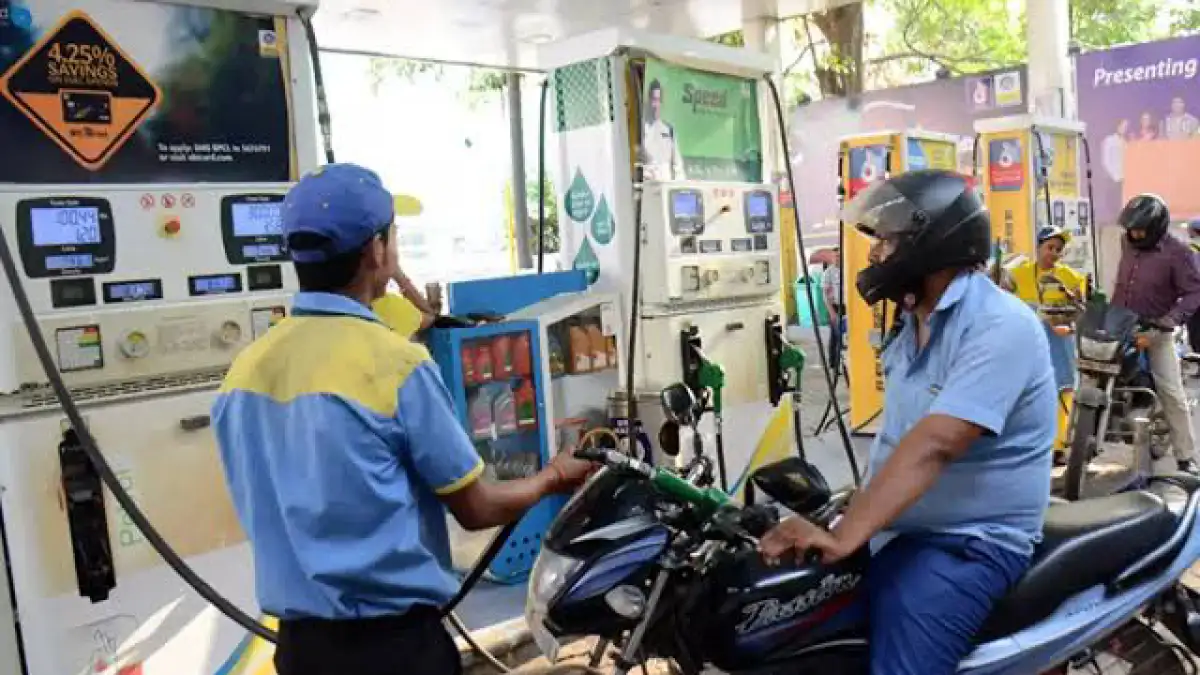 ব্যারাকপুরে নতুন উদ্যোগ, নো হেলমেট, নো পেট্রোল 1 bhopal no helmet no petrol rule 1753962424