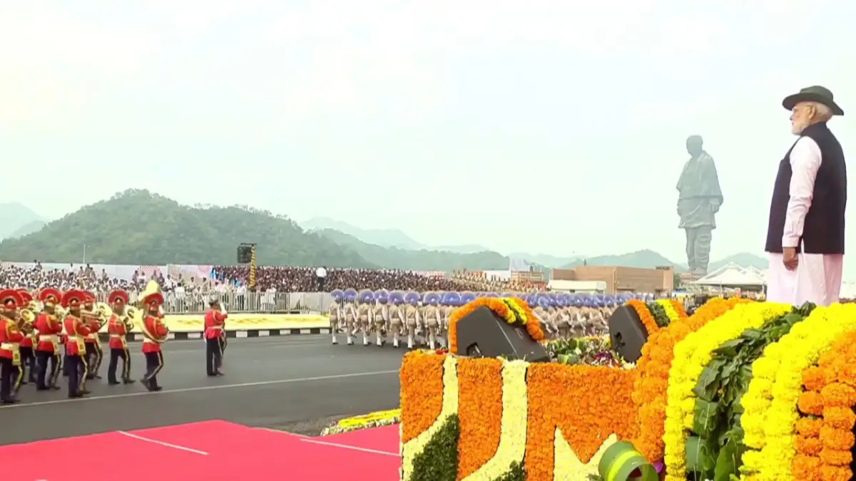 https://resize.indiatvnews.com/en/centered/newbucket/1200_675/2025/10/pm-modi-sardar-patel-birth-anniversary-statue-of-unity-parade-kevadia-gujarat-1761880742.webp