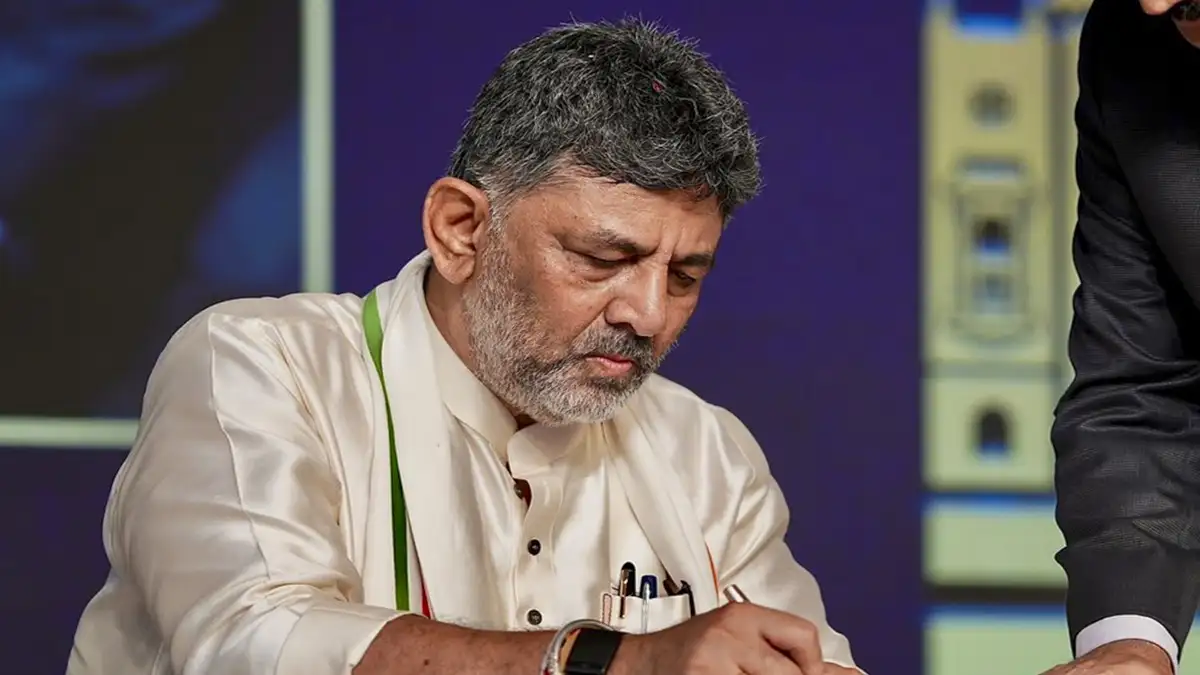 Karnataka CM Shivakumar announces free bus pass for students in first  cabinet meet, check key announcements | Karnataka - India TV News