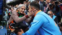 Virat Kohli invites 'super fan' Charulata ji via letter for India-Sri Lanka clash