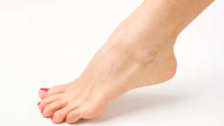 Tips to get rid of cracked heels 